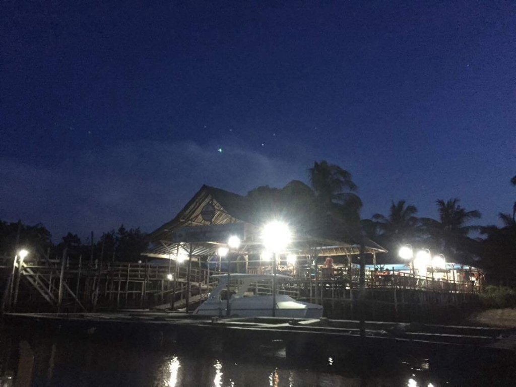 Kampoeng Kelong Seafood Restaurant at Mangrove River